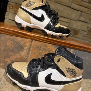 Nike Kids Black and Cream Sneakers